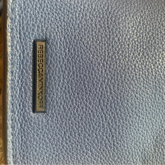 Cell phone cross body 💙 - Picture 4 of 4